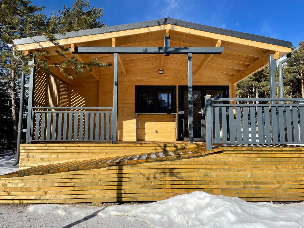 Parc Residentiel De Loisir : Le Loup Blanc Du Riou Hotel Barcelonnette Exterior photo
